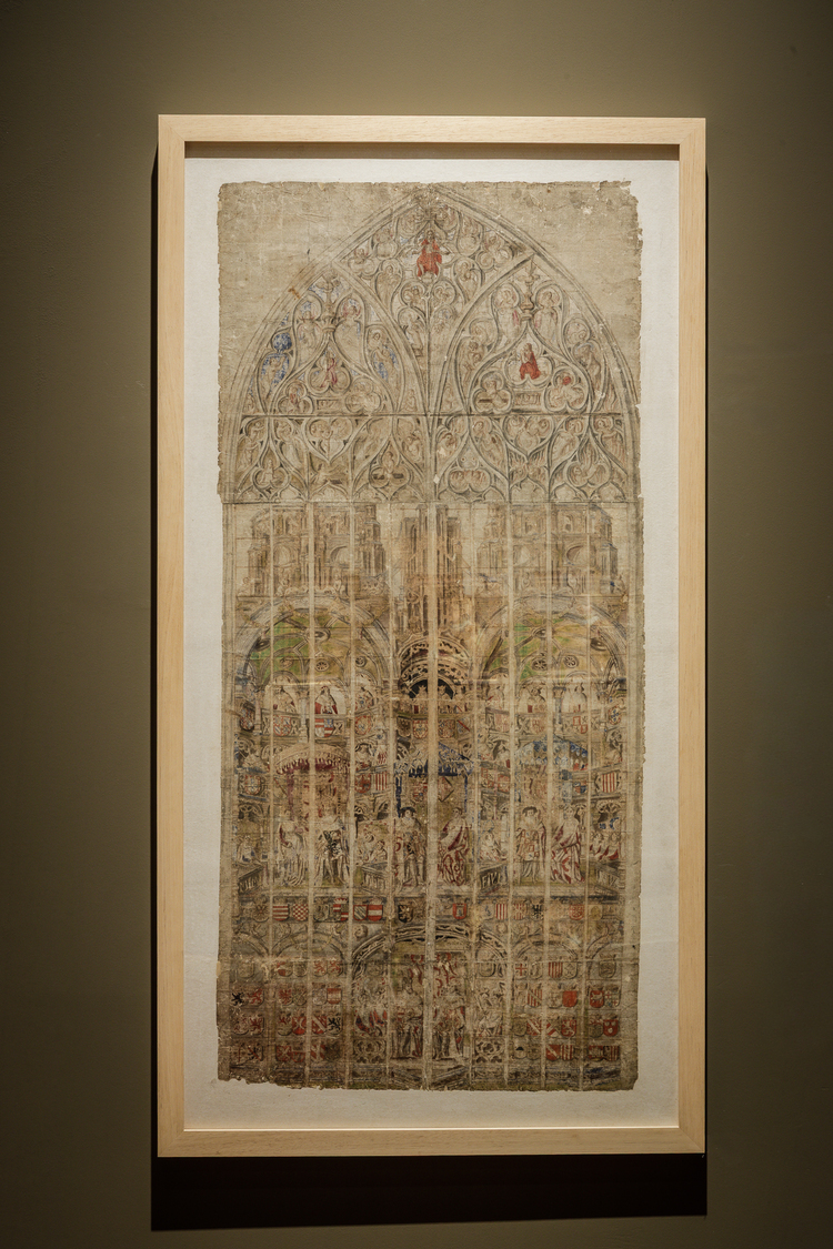 Een gedetailleerde tekening van een glasraam op perkament.