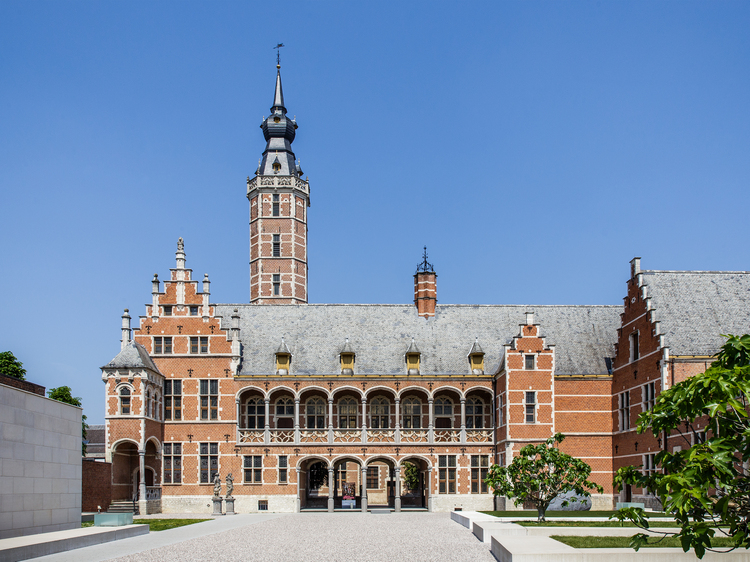 Voorzijde Museum Hof van Busleyden